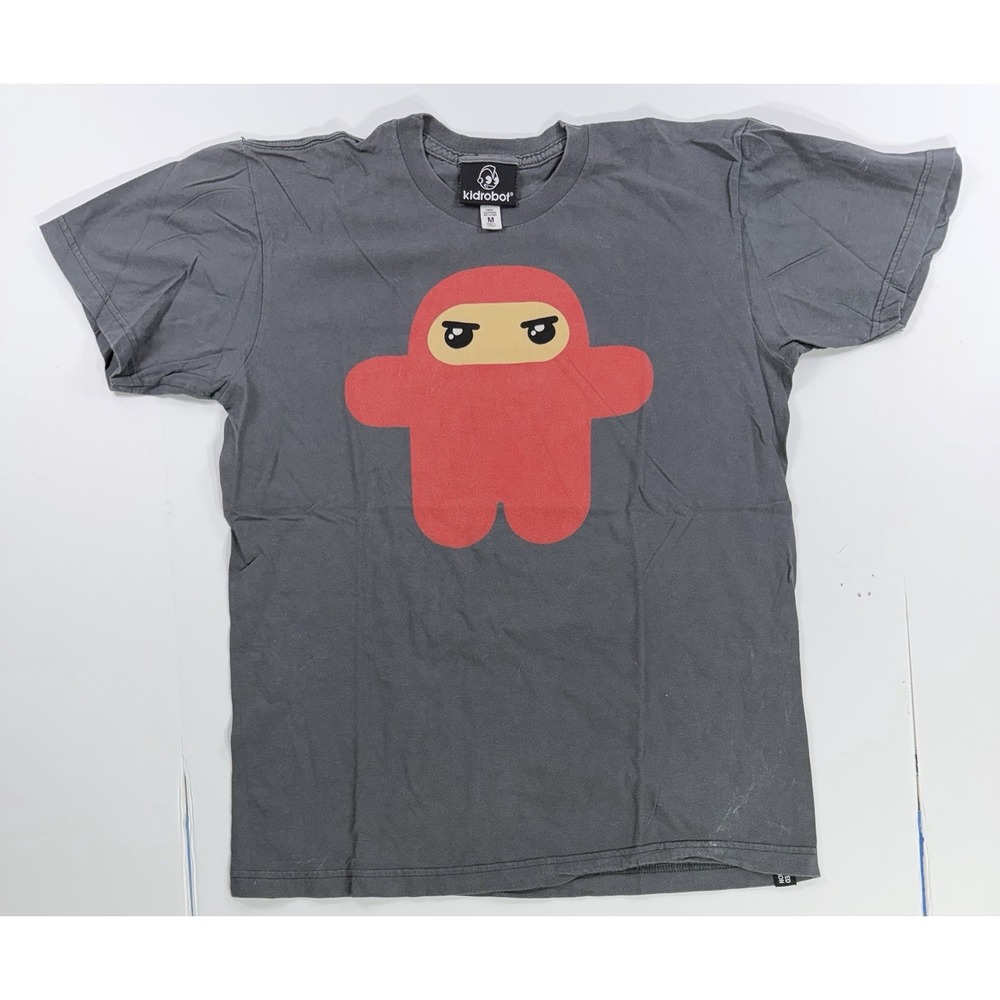 Kidrobot Red Ninja Shownimals Graphic T-Shirt Mens Medium Gray Designer Toy Tee